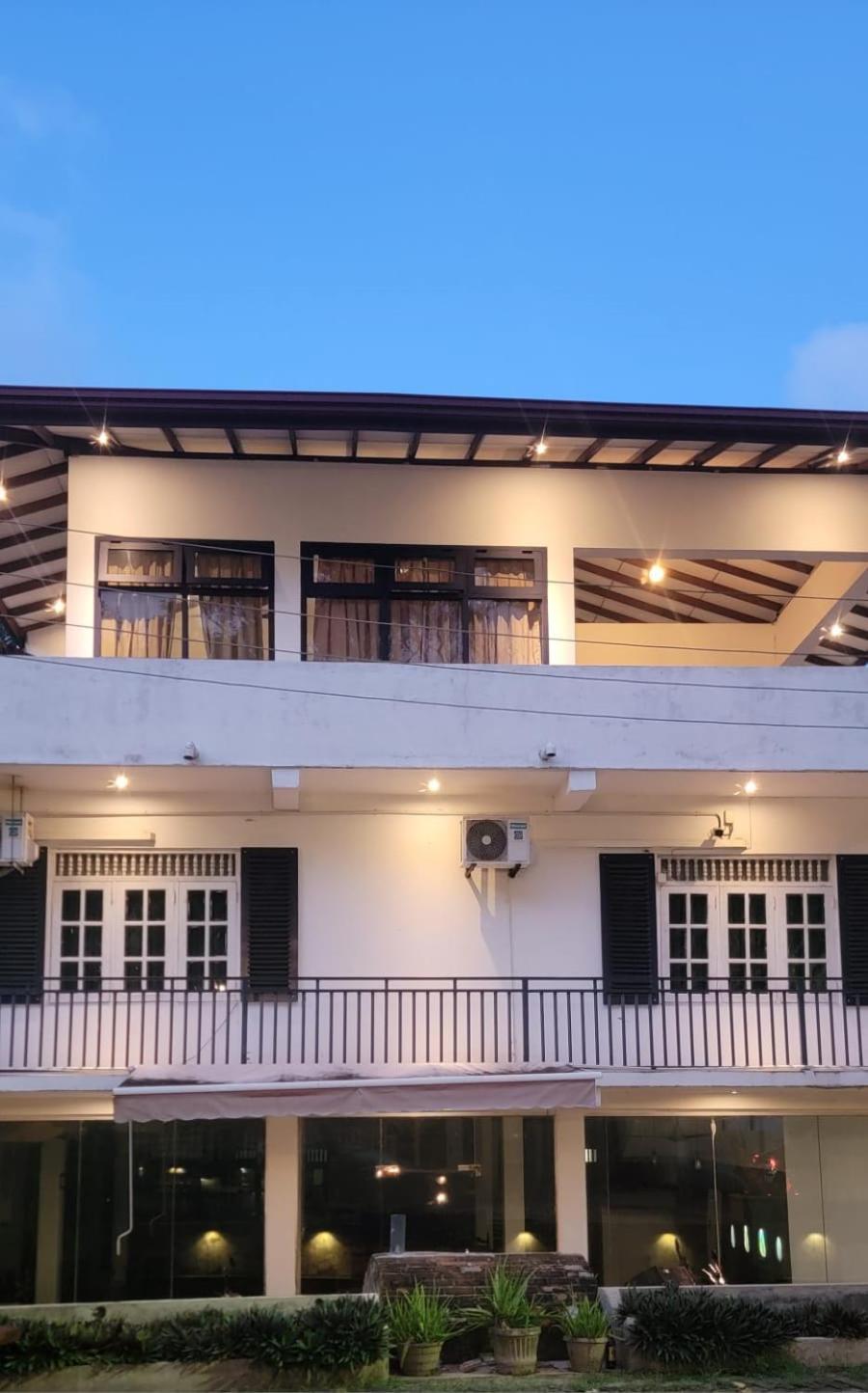 The Empyrean Airport Transit Hotel Katunayaka Bagian luar foto