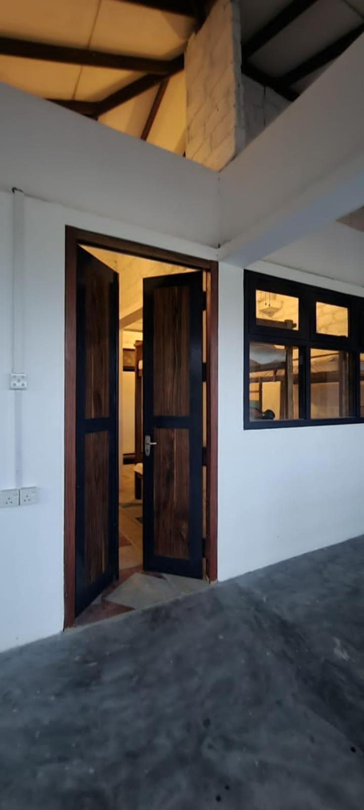 The Empyrean Airport Transit Hotel Katunayaka Bagian luar foto