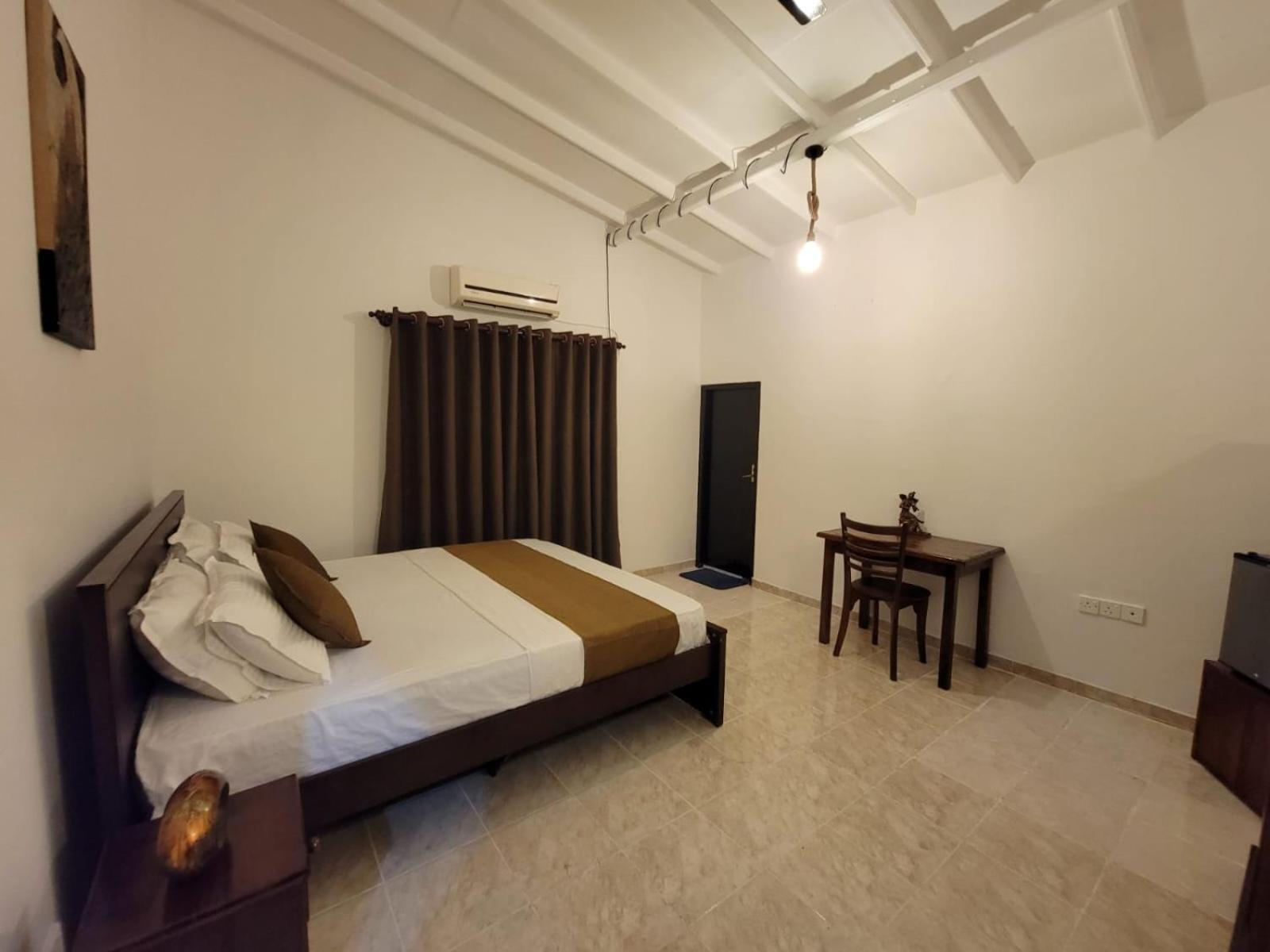 The Empyrean Airport Transit Hotel Katunayaka Bagian luar foto