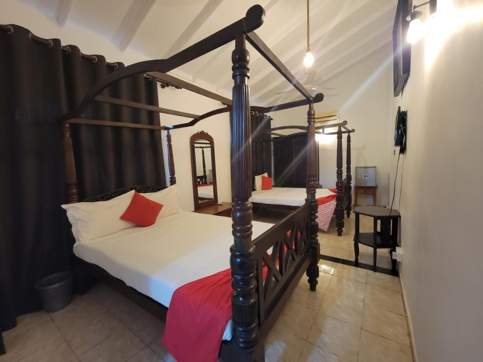 The Empyrean Airport Transit Hotel Katunayaka Bagian luar foto