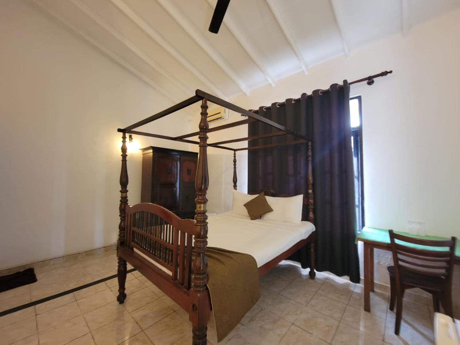 The Empyrean Airport Transit Hotel Katunayaka Bagian luar foto