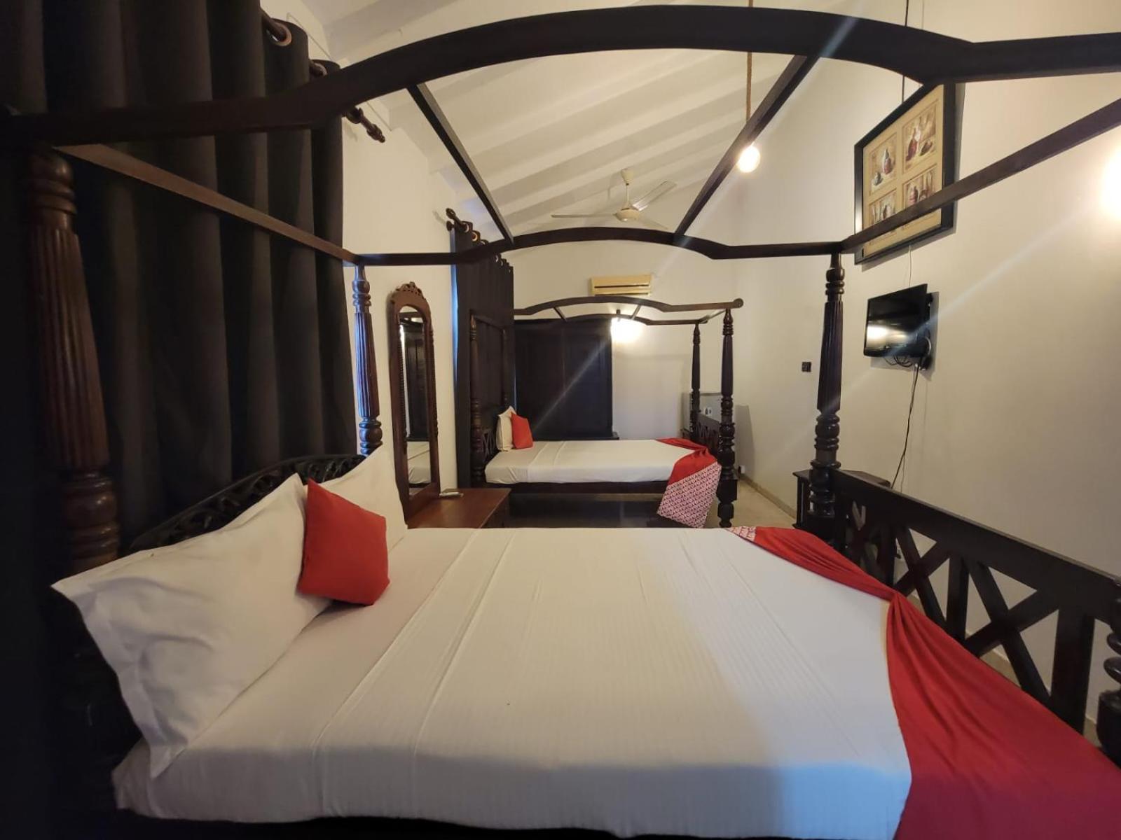 The Empyrean Airport Transit Hotel Katunayaka Bagian luar foto