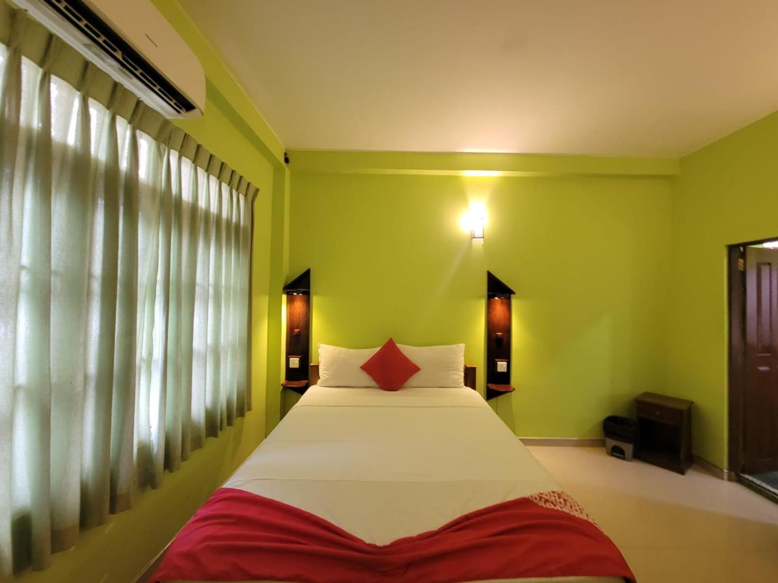 The Empyrean Airport Transit Hotel Katunayaka Bagian luar foto
