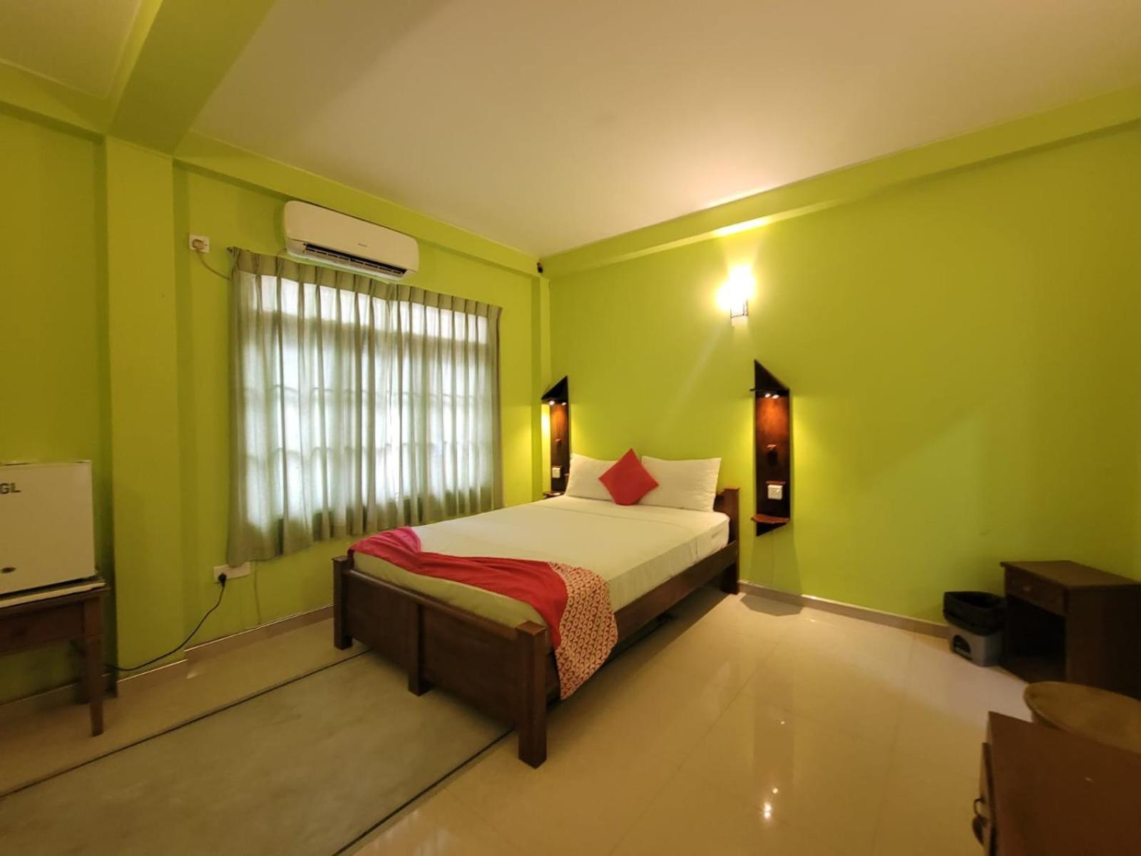 The Empyrean Airport Transit Hotel Katunayaka Bagian luar foto